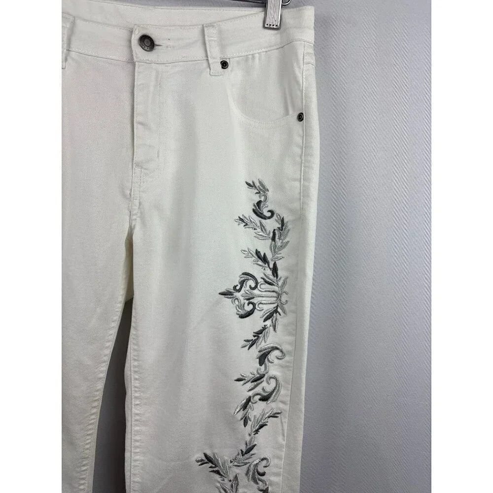Women’s Anthony Studios Size 6 White Jeans with Silver & Grey Embroidery - Picture 4 of 5